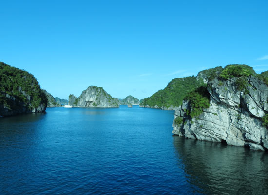 Hạ Long: Hạ Long bay is a magnificent destination that will take your breath away. The towering limestone cliffs, emerald waters, and stunning landscapes are a sight to behold. Join us on a journey to this UNESCO World Heritage site and marvel at the natural wonders on display.