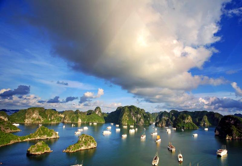 What bad weather in Halong Bay?